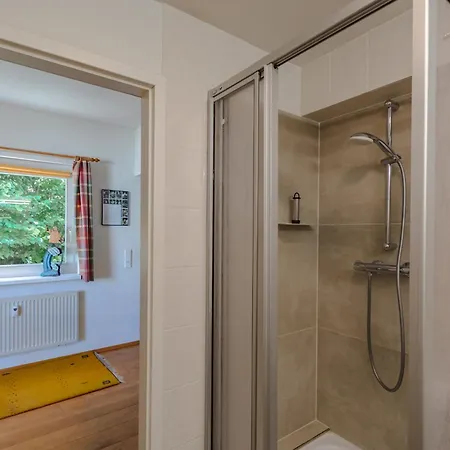 Strandtraum 20 Bis 4 Personen, Auf Anfrage Mit Strandkorb Lobbe