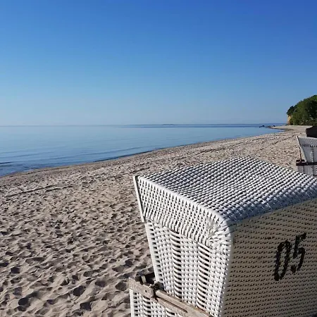 Strandtraum 20 Bis 4 Personen, Auf Anfrage Mit Strandkorb Apartment Lobbe